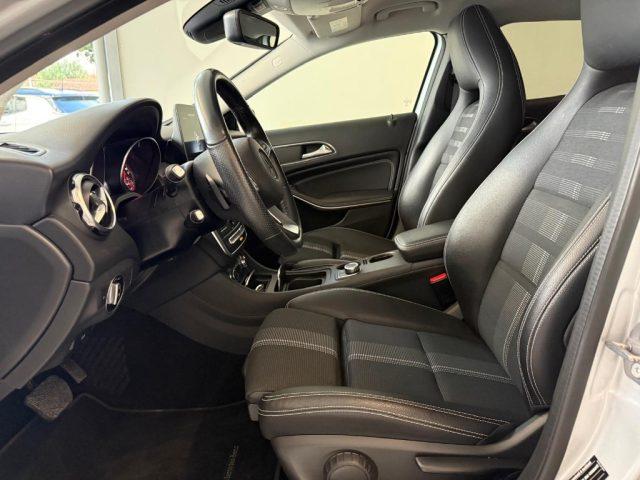 MERCEDES-BENZ GLA 200 d Automatic 4Matic Sport
