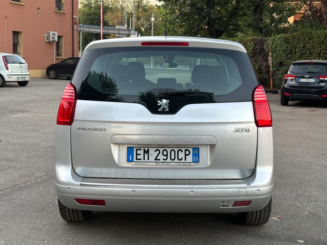 Peugeot 5008 1.6 HDi 112CV Business 5 posti