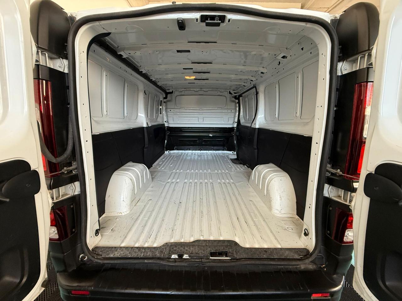 Renault Trafic 2.0 dci 130cv L2H1 Start&Stop