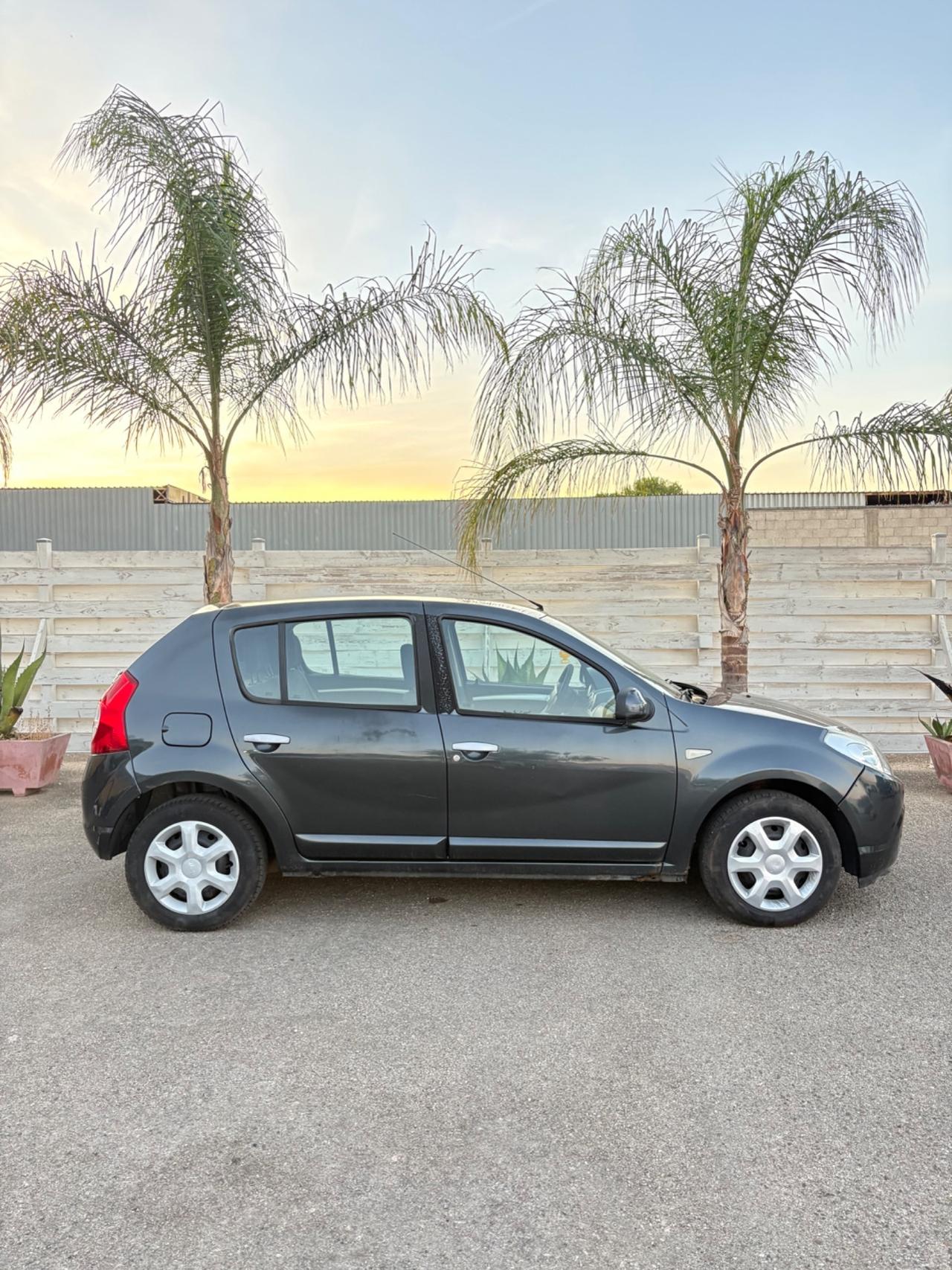 Dacia Sandero 1.4 GPL casa madre adatta a neo patentati