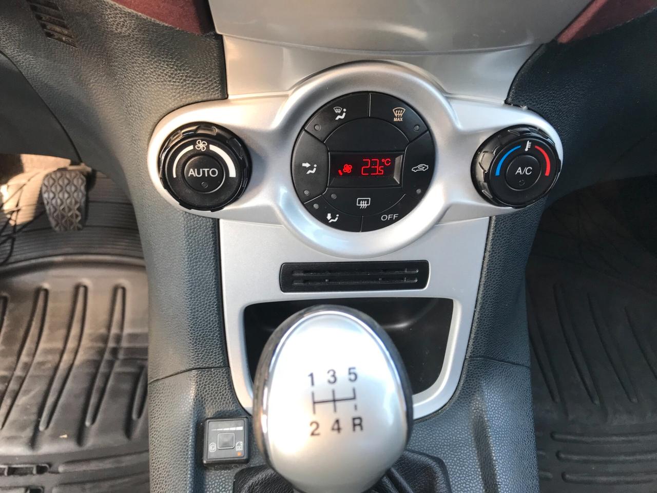 Ford Fiesta 1.2 16V 5p. Ghia GPL