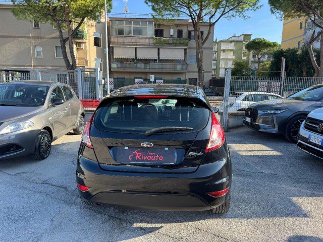 FORD Fiesta 1.2 82CV GPL 5 porte Black & White Edition