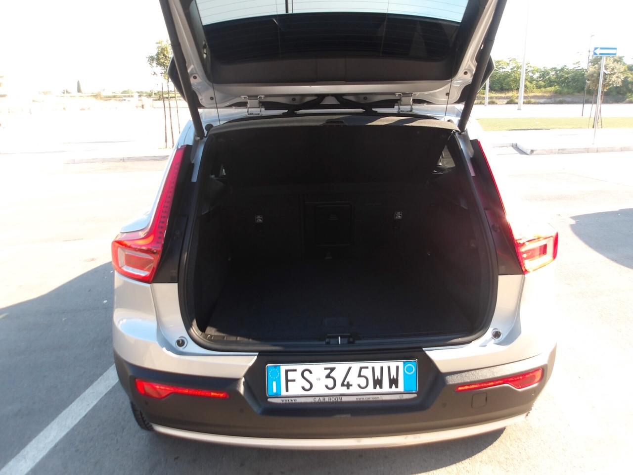 VOLVO XC40 4WD-AUTO-RETROC-2019