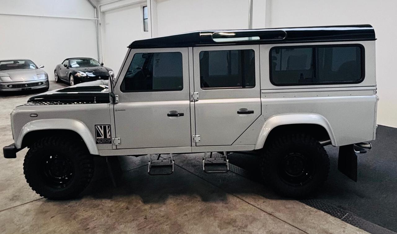 Land Rover Defender 110 (2009) – Edizione Custom Silver & Black
