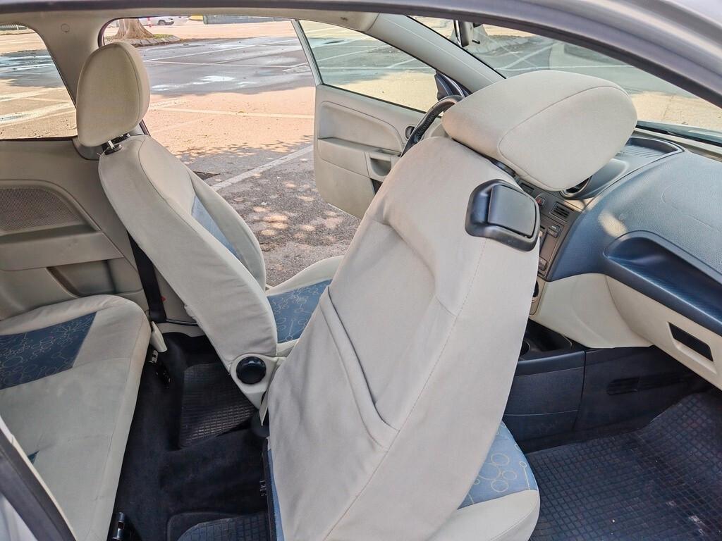 Ford Fiesta 1.4 diesel con 99.000 km