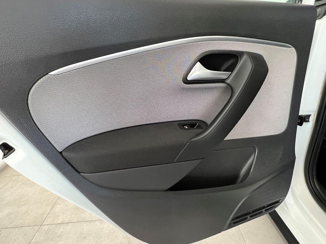 VOLKSWAGEN Polo V 2014 Polo 5p 1.2 tsi bm Cross