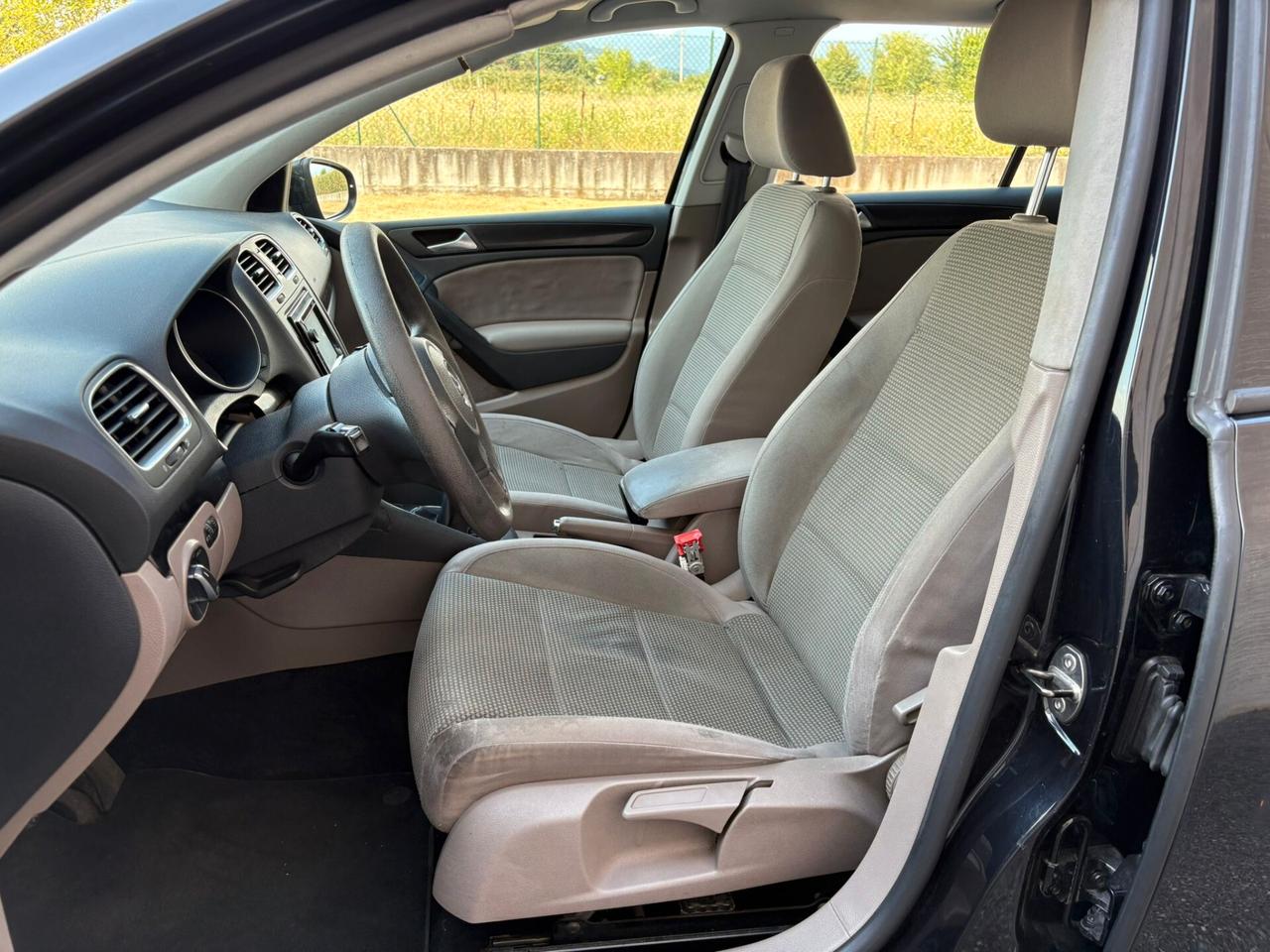 Volkswagen Golf 1.6 TDI 105cv 5p NEOPATENTATI