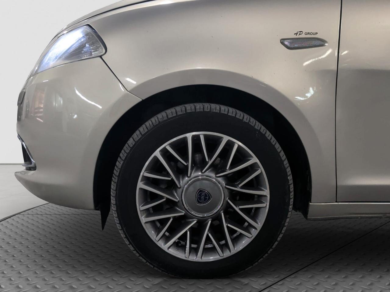 Lancia Ypsilon 1.3 MJT 16V 95 CV 5 porte S&S Platinum 2012