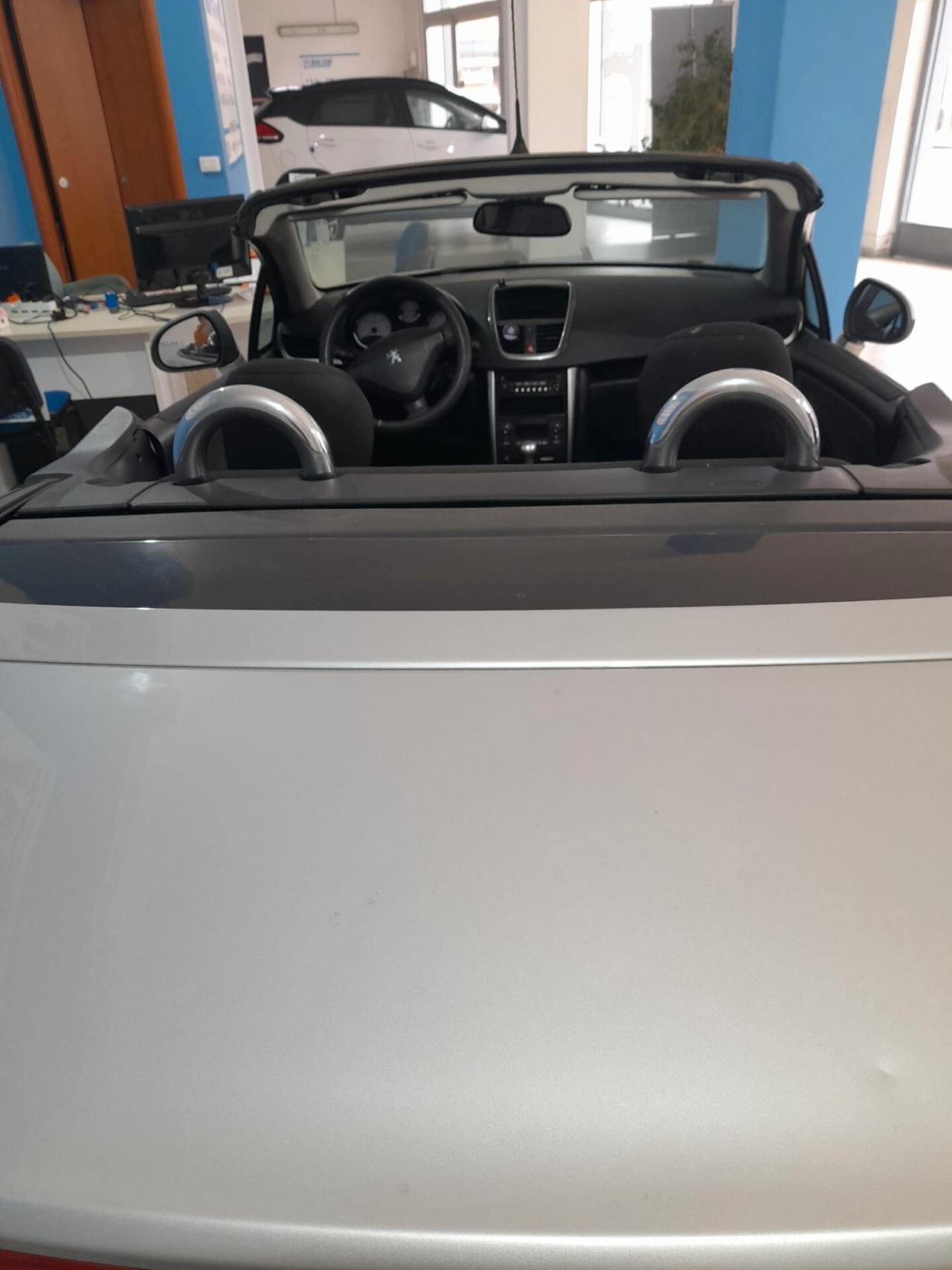 Peugeot 207 1.6 8V HDi 112CV CC Féline