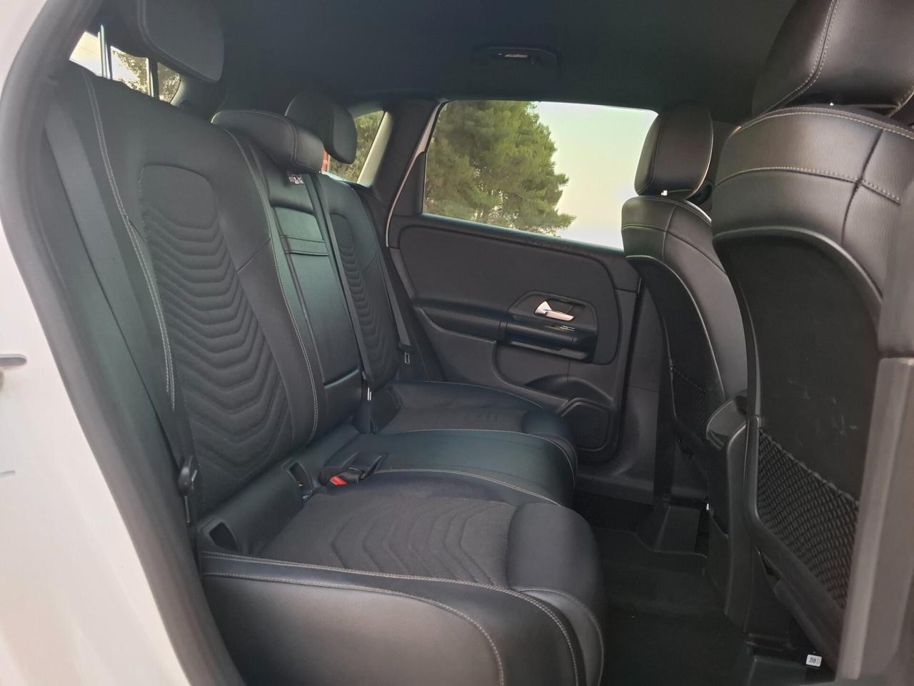 Mercedes B 180 d 115cv AUTOM. *NAVY-VIRTUAL- LED*