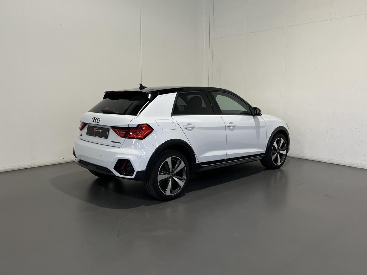 AUDI A1 ALLSTREET 30 TFSI S-TRONIC IDENTITY CONTRAST