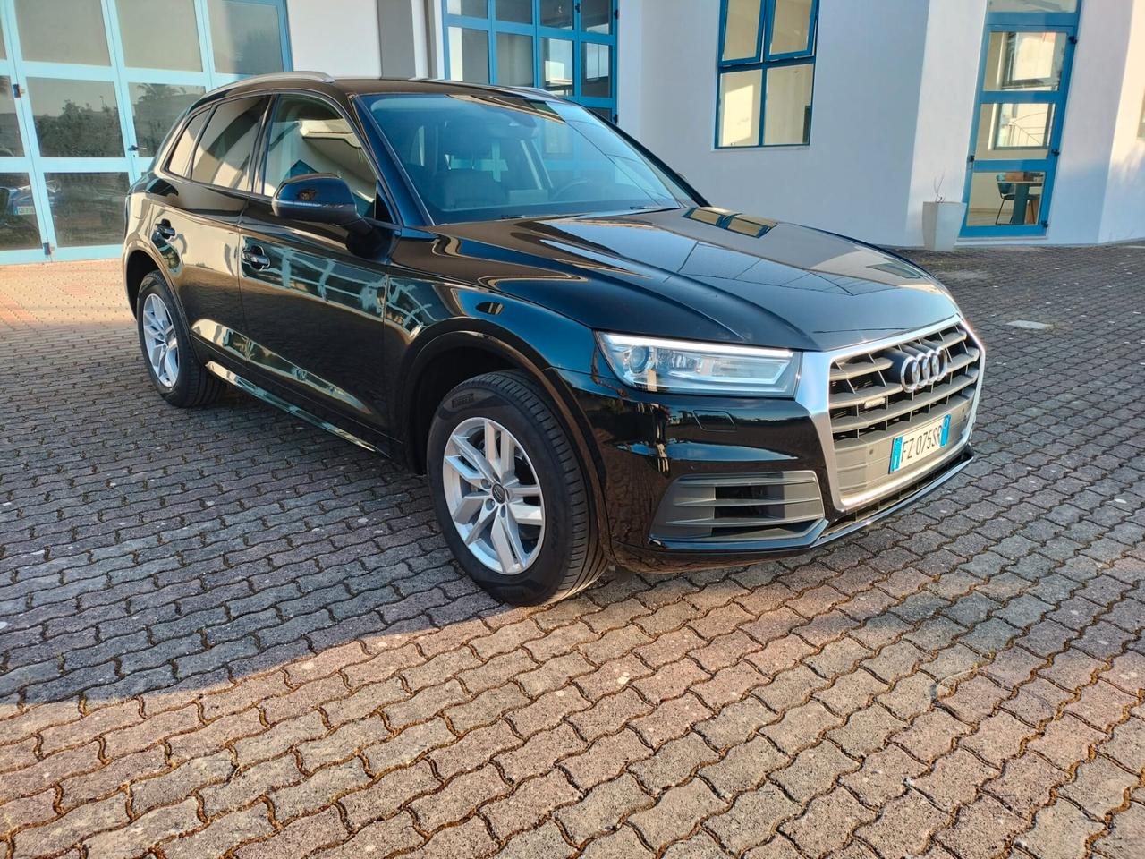 Audi Q5 2.0 TDI quattro S tronic Business