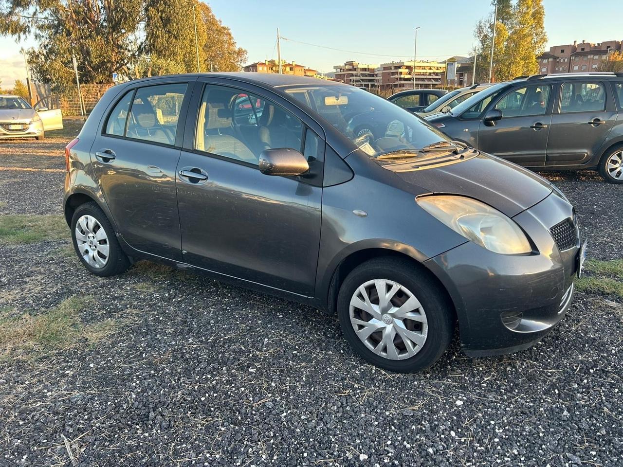 Toyota Yaris 1.0 5 porte Sol