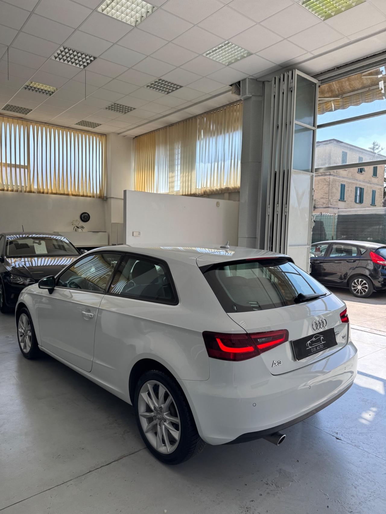 Audi A3 Sedan 1.6 TDI clean diesel Ambition