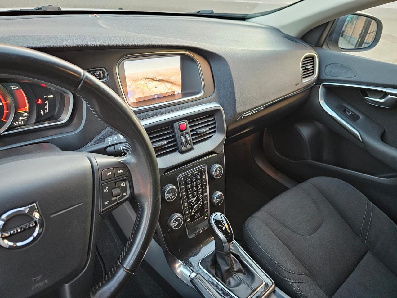 Volvo V40 2.0 D2 120cv Cross Country*Geartronic*Business*Navi*Pdc*Euro6*