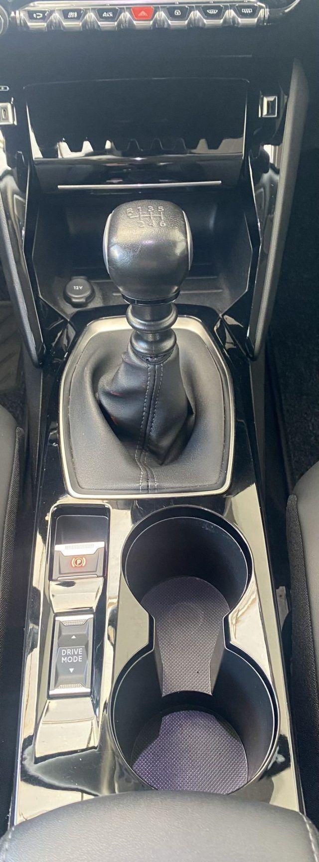 PEUGEOT 2008 PureTech 100 S&S Allure