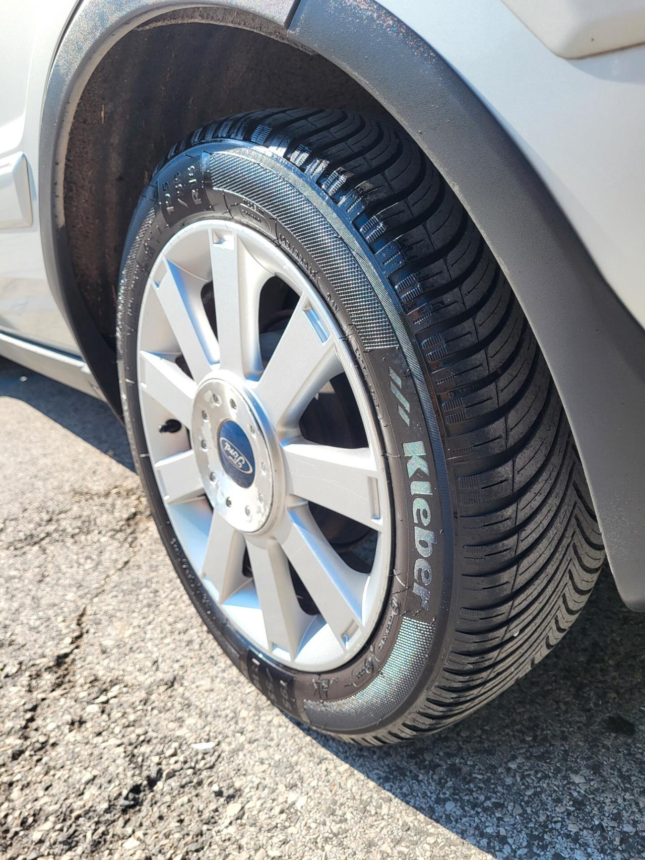 FORD FUSION 1,4 TDCi-GANCIO TRAINO-PORTAPACCHI