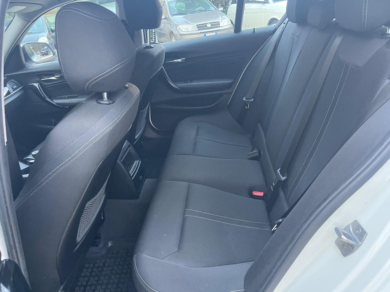 Bmw 118 118d 5p. Urban