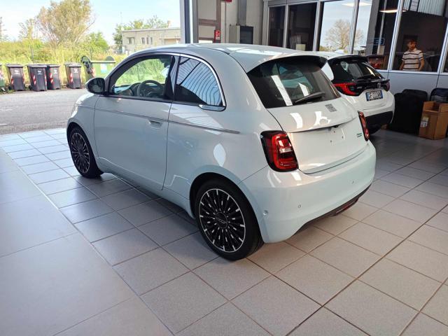 FIAT 500e Berlina 42 kWh La Prima by Bocelli