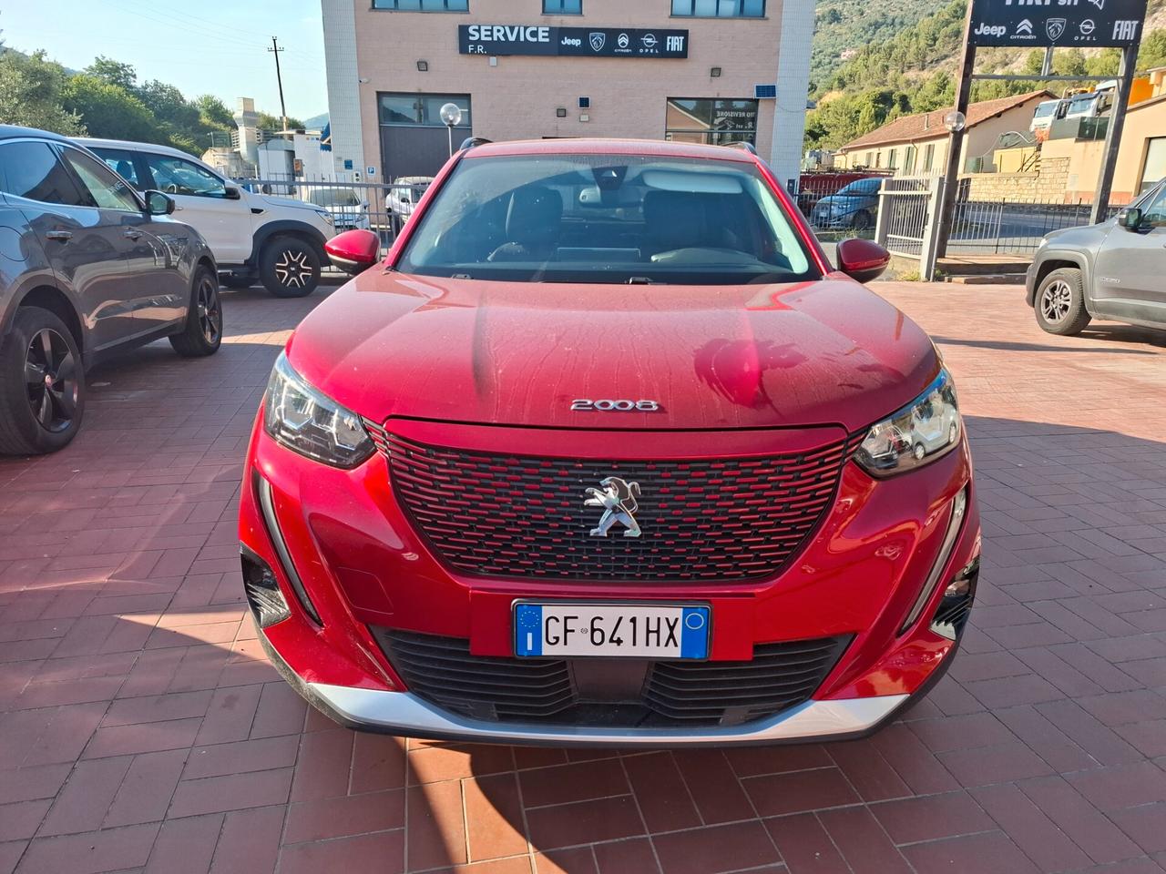 Peugeot 2008 motore elettrico 136 CV Allure