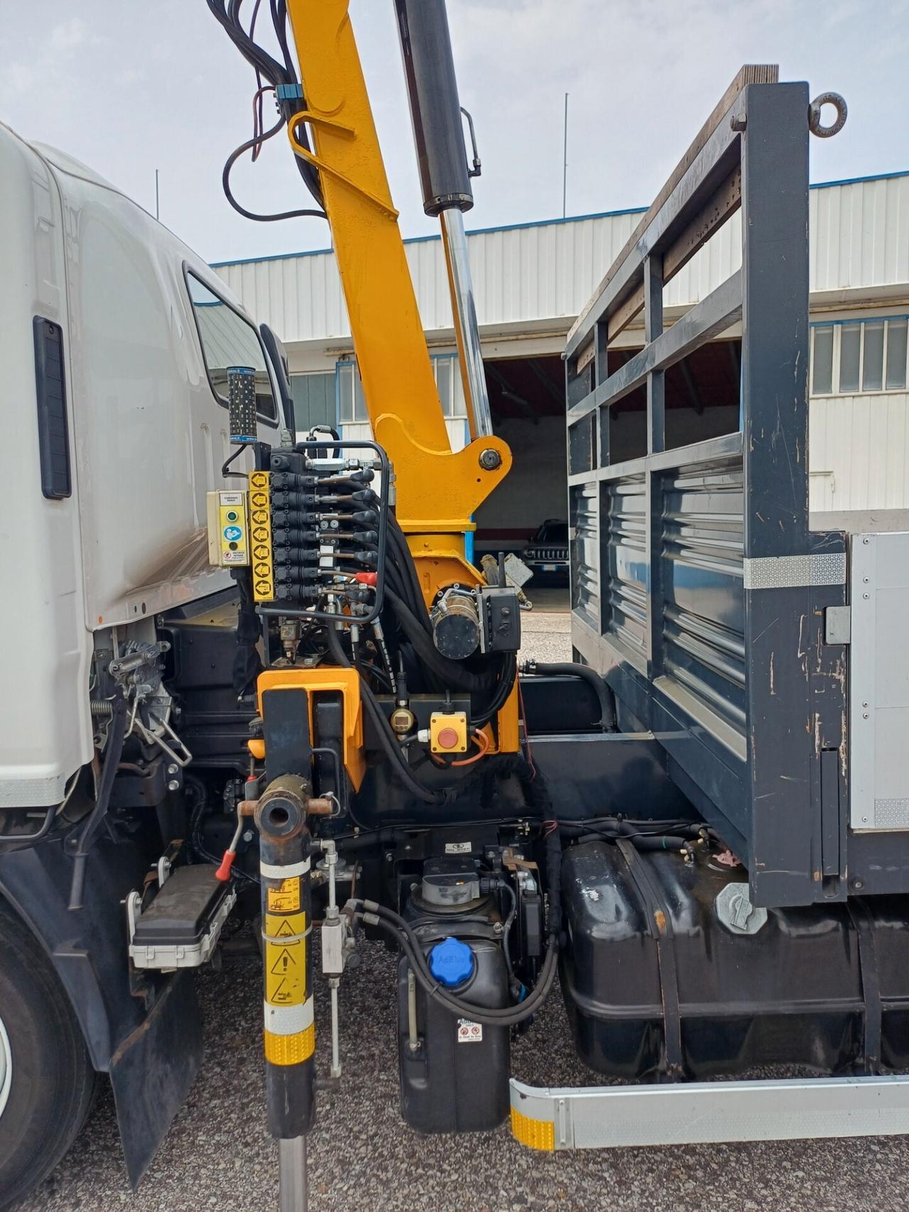 ISUZU 75 EURO 6 GRU E CASSONE FISSO