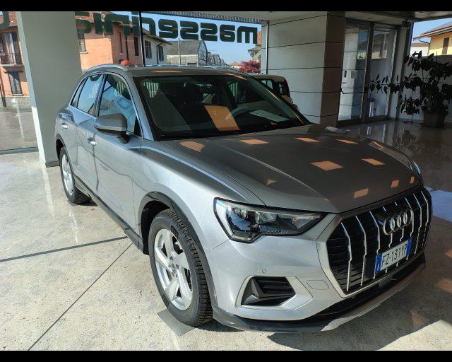 AUDI Q3 35 TDI S tronic Business Advanced