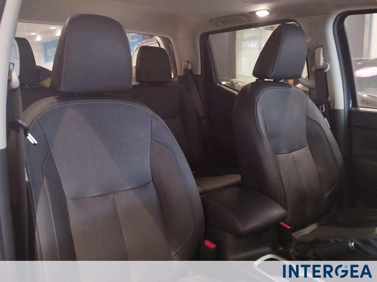 NISSAN Navara 2.3 dci d.cab Tekna 4wd 190cv auto E6