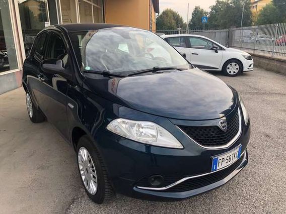 Lancia Ypsilon Ypsilon 0.9 t.air Gold ecochic metano 80cv
