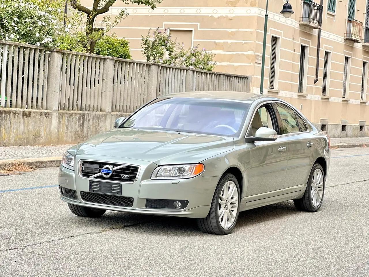 Volvo S80 4.4 V8 aut. AWD Summum
