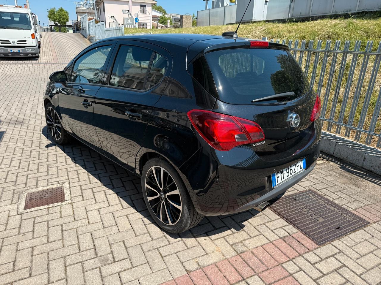 Opel Corsa 1.4 90CV GPL Tech 5 porte Black Edition