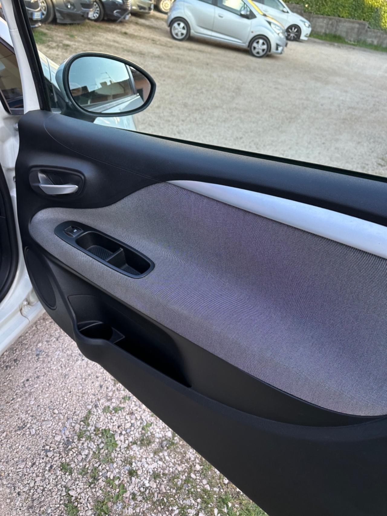 Fiat PUNTO EVO 1.2 DYNAMIC NEOPAT KMCERT GARANZ UNICOPR