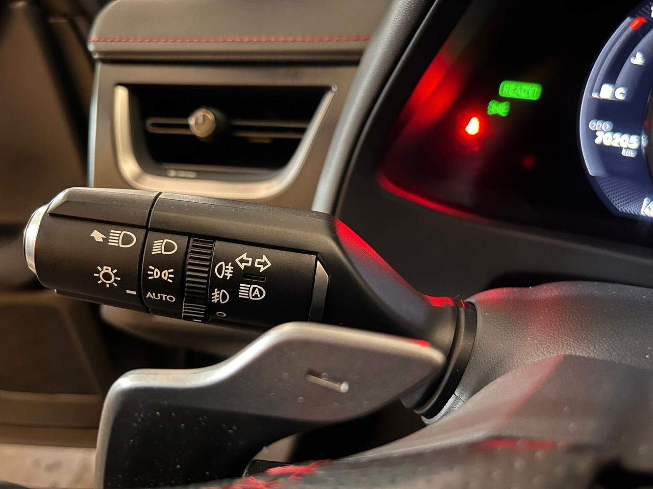 Lexus UX 250h F SPORT