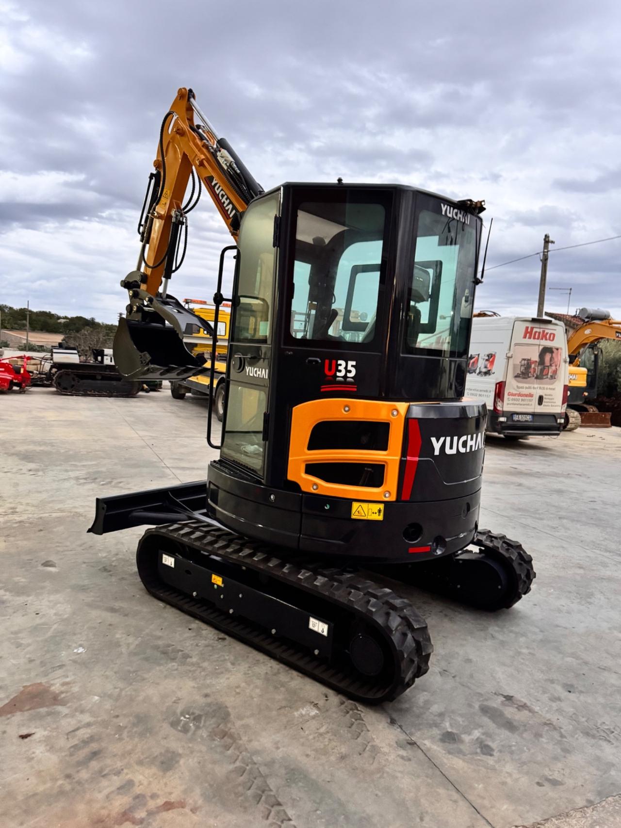 Miniescavatore Yuchai U 35