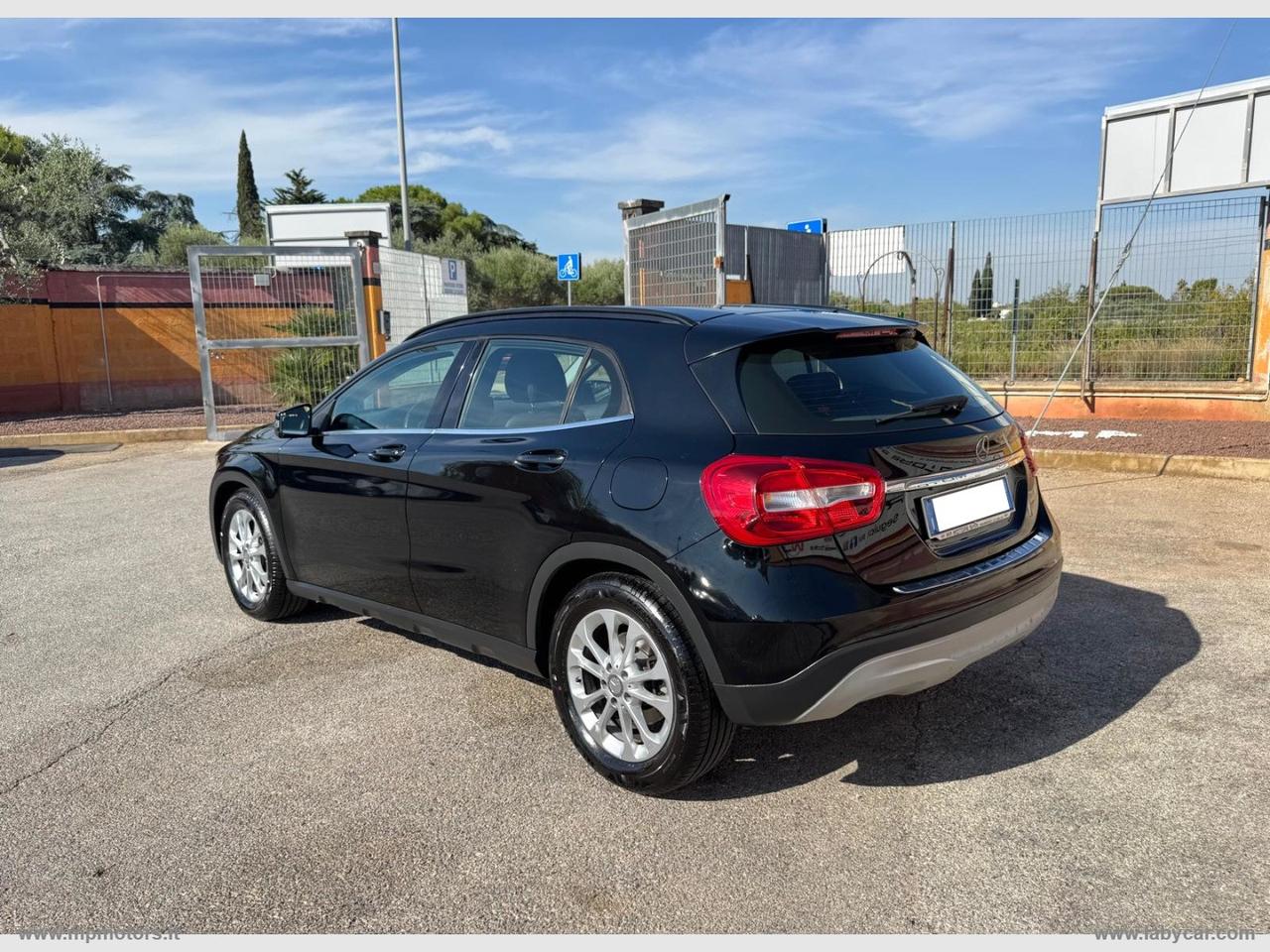 MERCEDES-BENZ GLA 180D AUTOMATIC SPORT 1.5 109CV