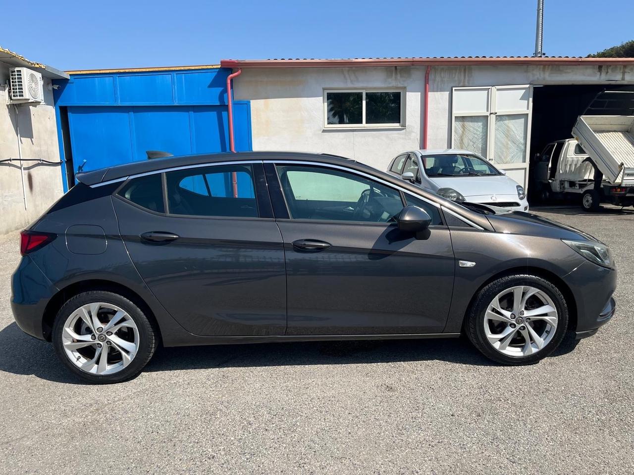 Opel astra 5P-1.6 cdti/136 cv - full -2016