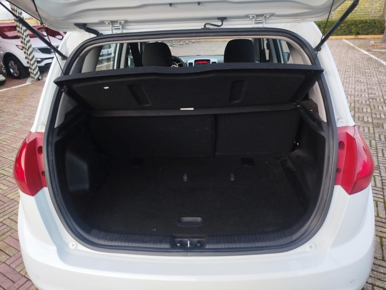 Kia Venga 1.4 CRDi 90CV Cool