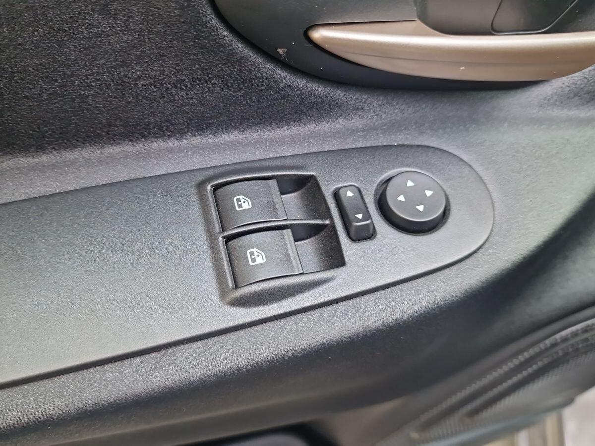 KM0 - LANCIA YPSILON 1.0 IBRIDO ALBERTA FERRETTI