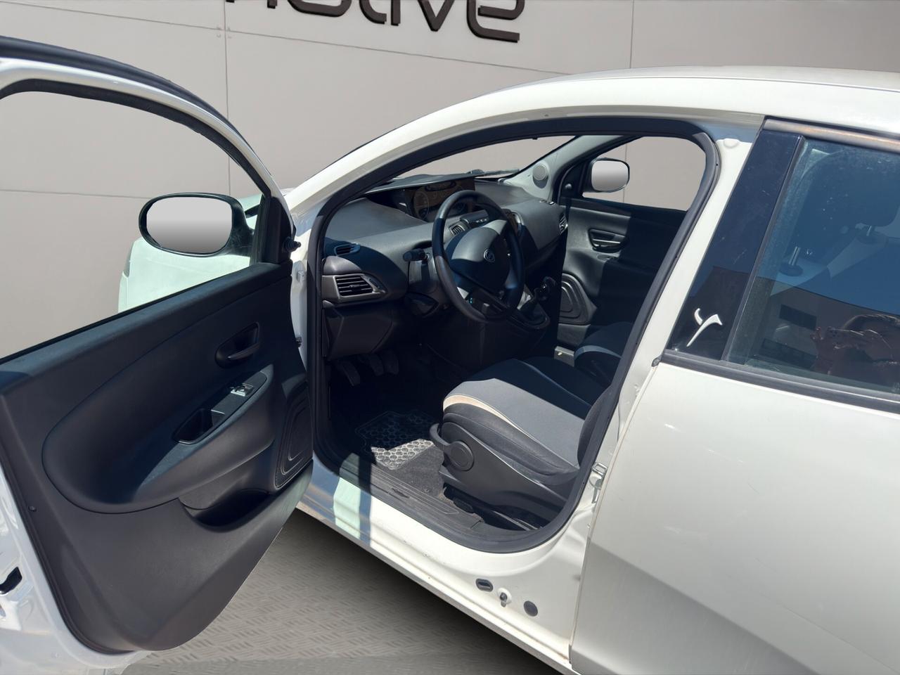 Lancia Ypsilon 1.2 69 CV 5 porte GPL Ecochic Silver