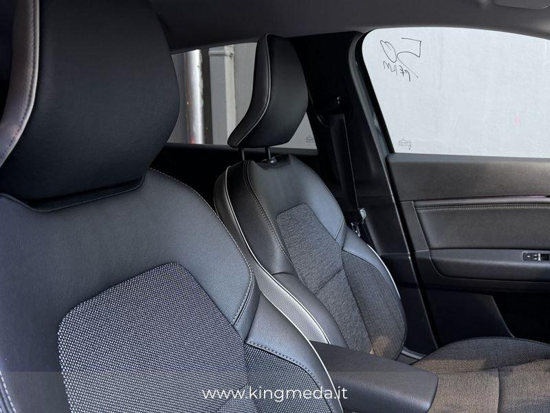 Renault Captur E-Tech hybrid 1.6 E-TECH HEV 145 TECHNO AUTO