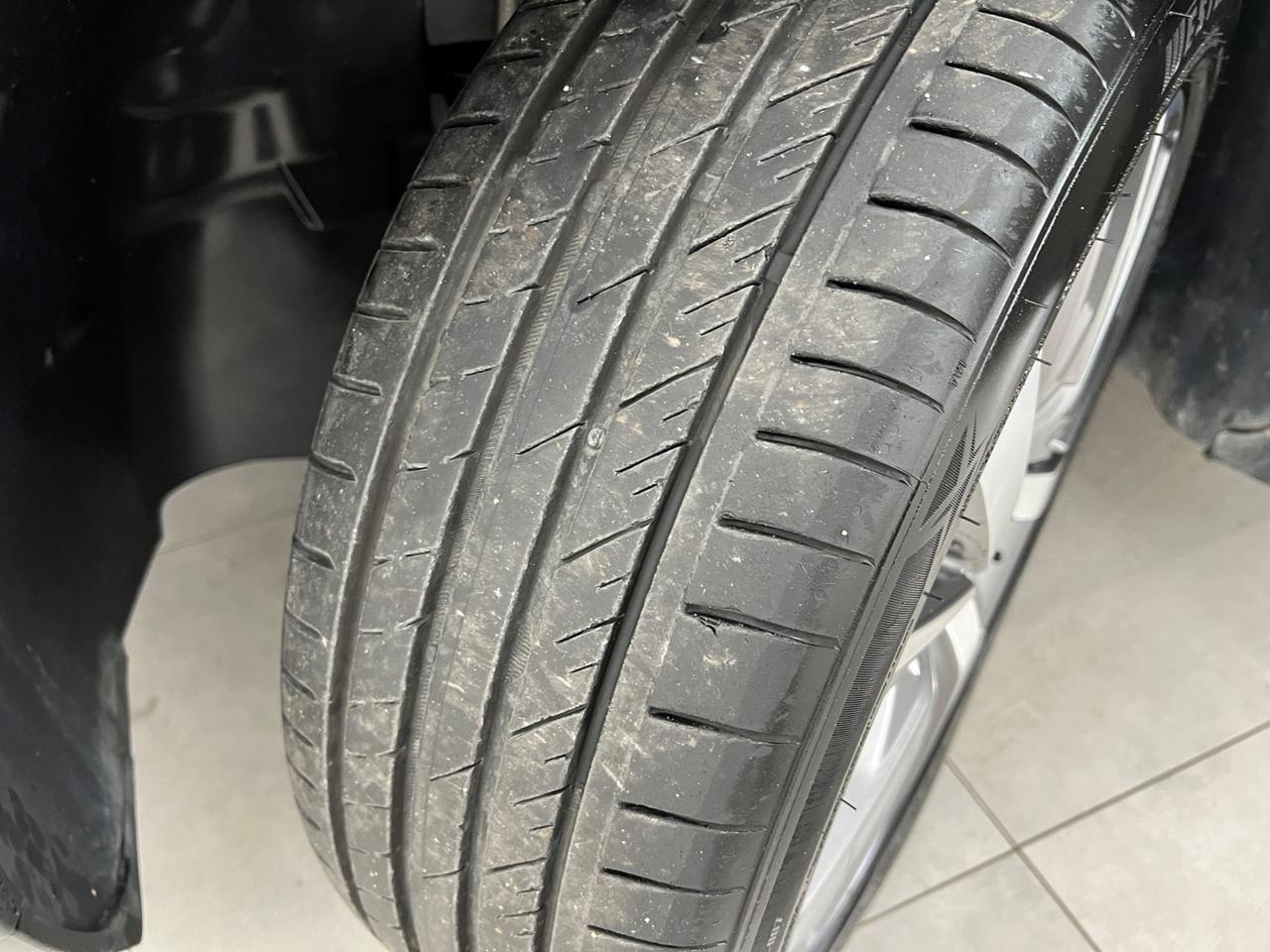 PEUGEOT 2008 1.6 bluehdi Allure 100cv