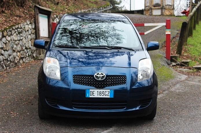 Toyota Yaris 1.0 5 porte Sol 89.000KM CLIMA NEOPATENTATI RADIO CD