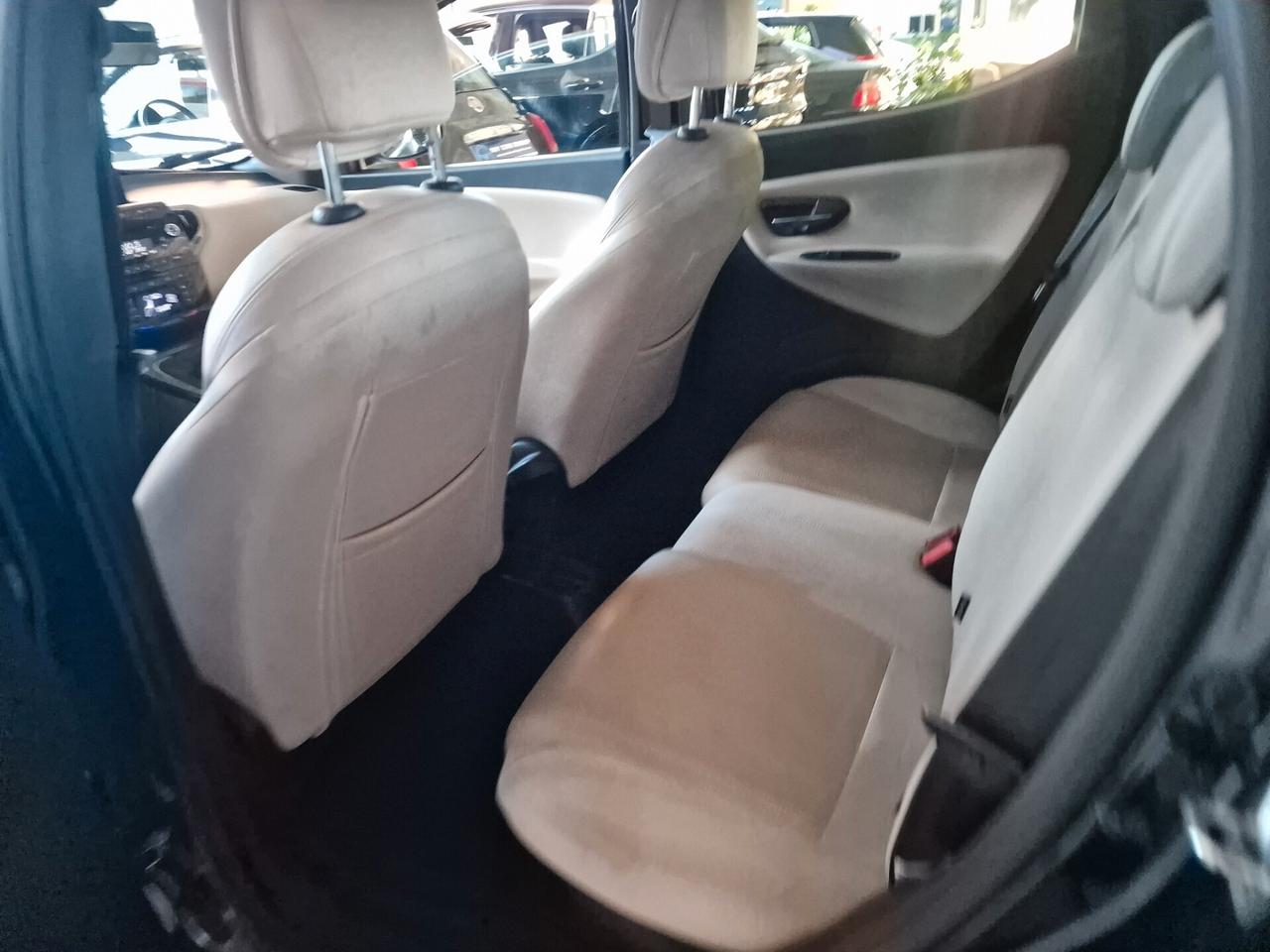 Lancia Ypsilon 1.2 69 CV 5 porte S&S Gold