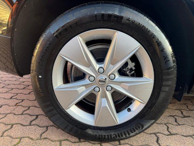 VOLVO XC60 B4(d) 197CV AUT. Mom.Core (AUTOCARRO N1)