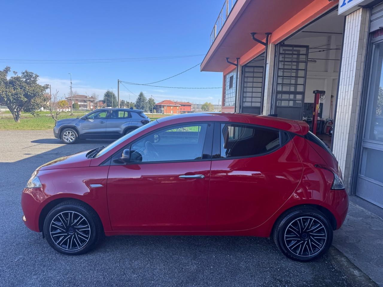 Lancia Ypsilon 1.0 Hybrid Gold