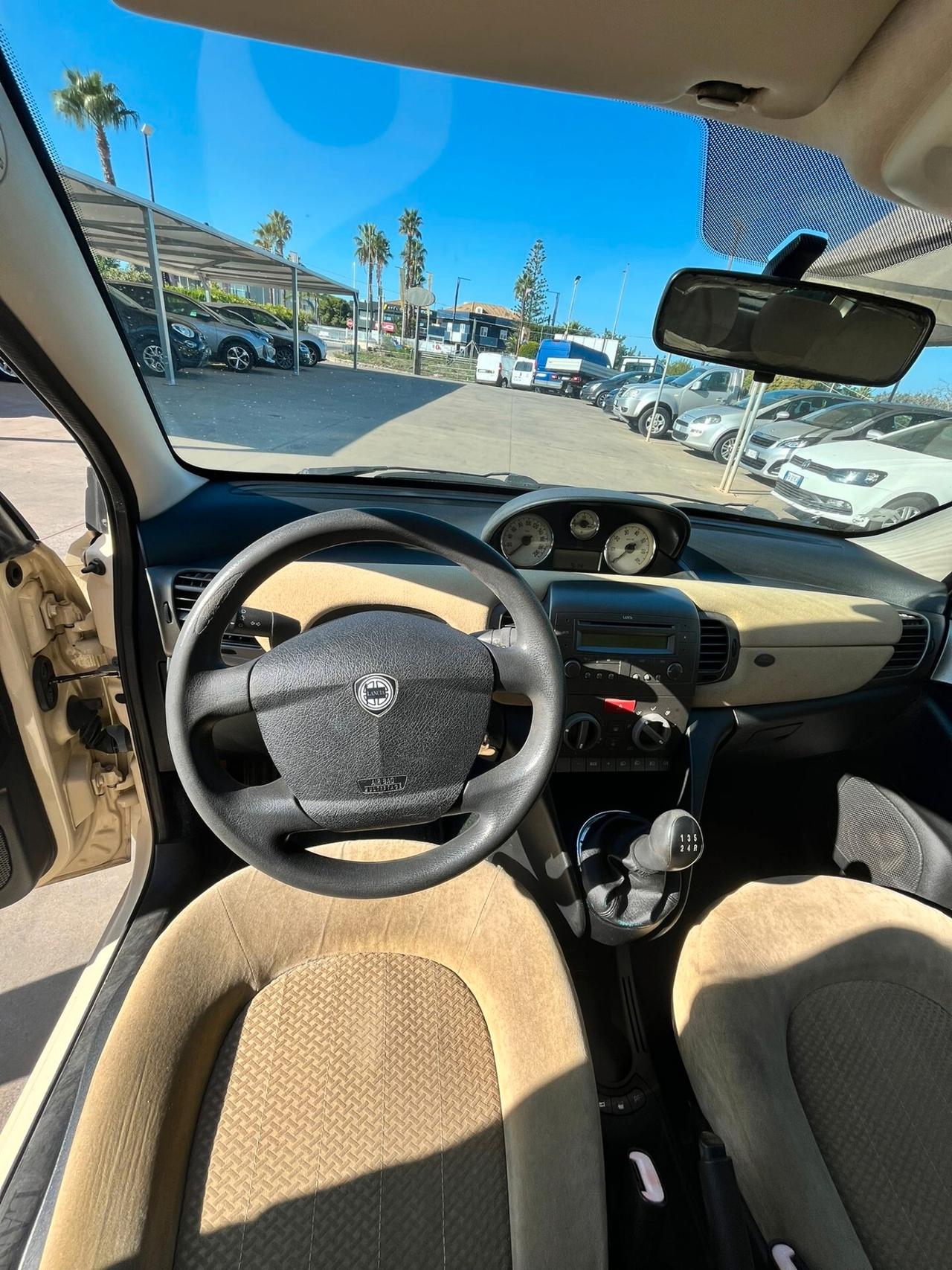 Lancia Ypsilon 1.3 MJT 65 CV Platino