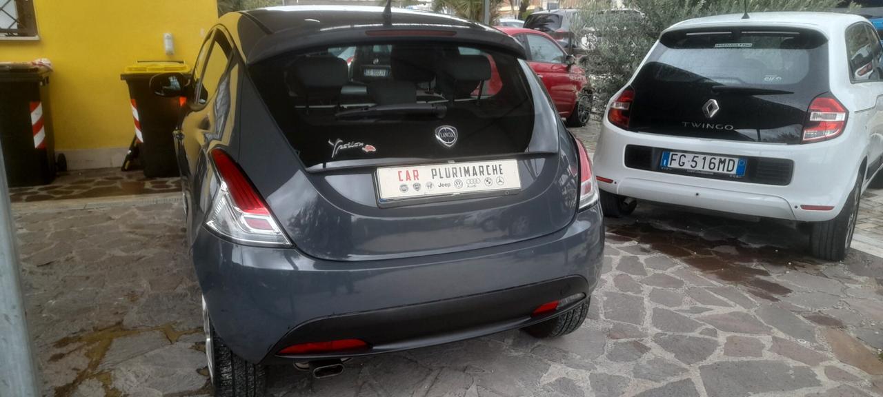 Lancia Ypsilon 1.2 69 CV 5 porte neopatentati!