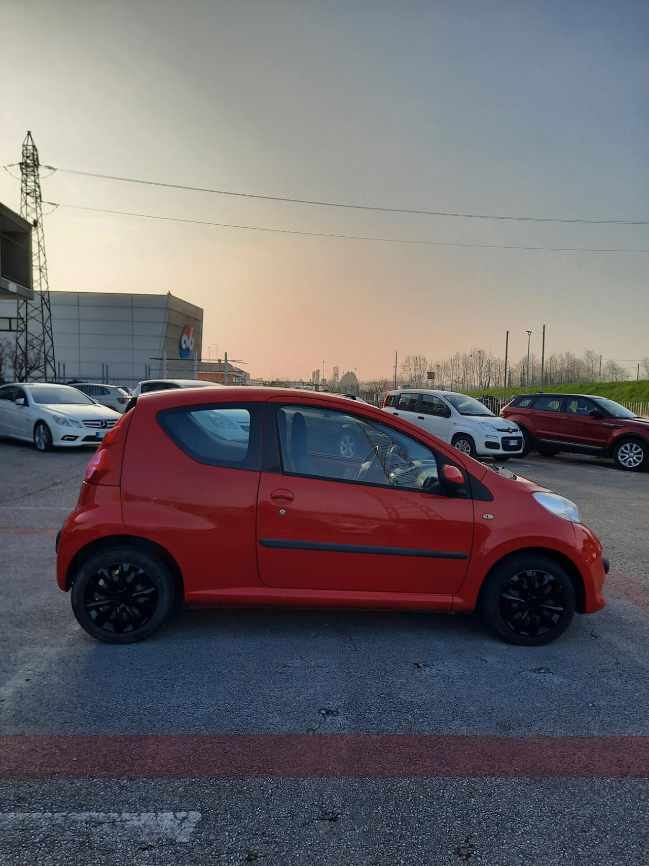 Peugeot 107 1.0 68 CV Ok neopatentati