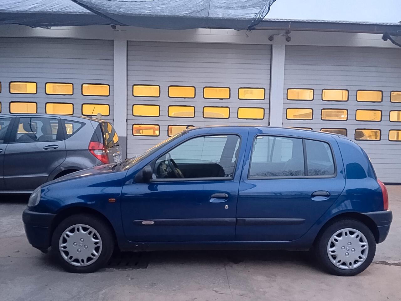 Renault Clio 1.2 cat 5 porte RT benzina