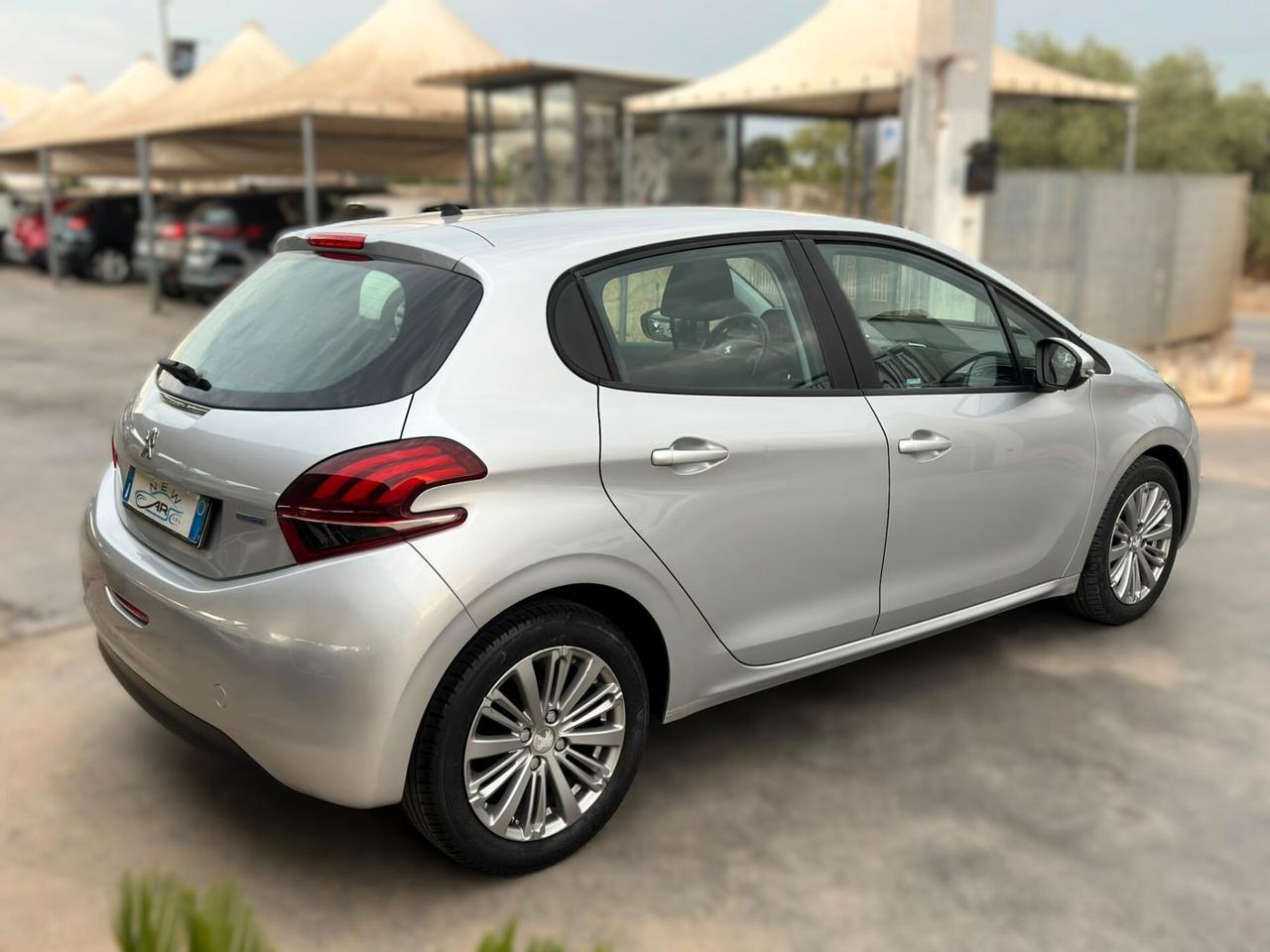 Peugeot 208 BlueHDi 75 5 porte Allure