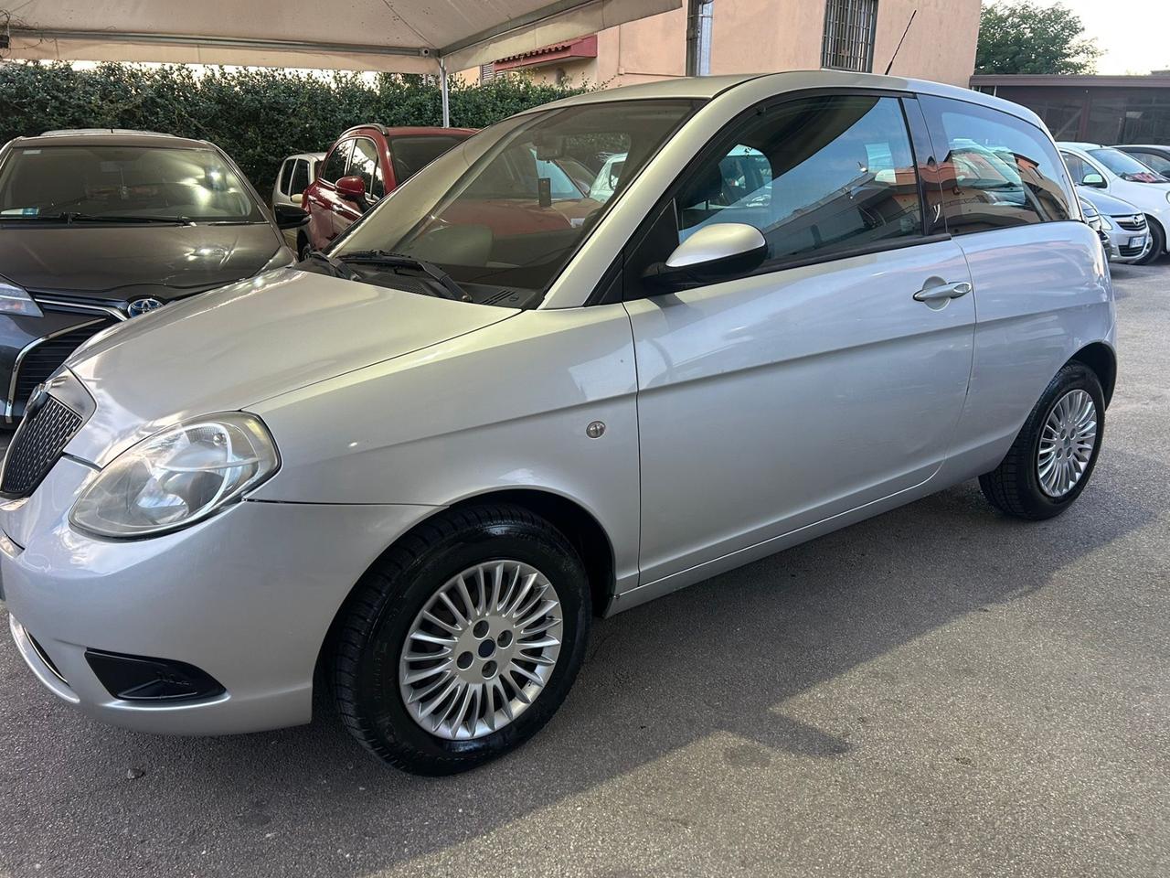 Lancia Ypsilon 1.3 MJT 75 CV Argento